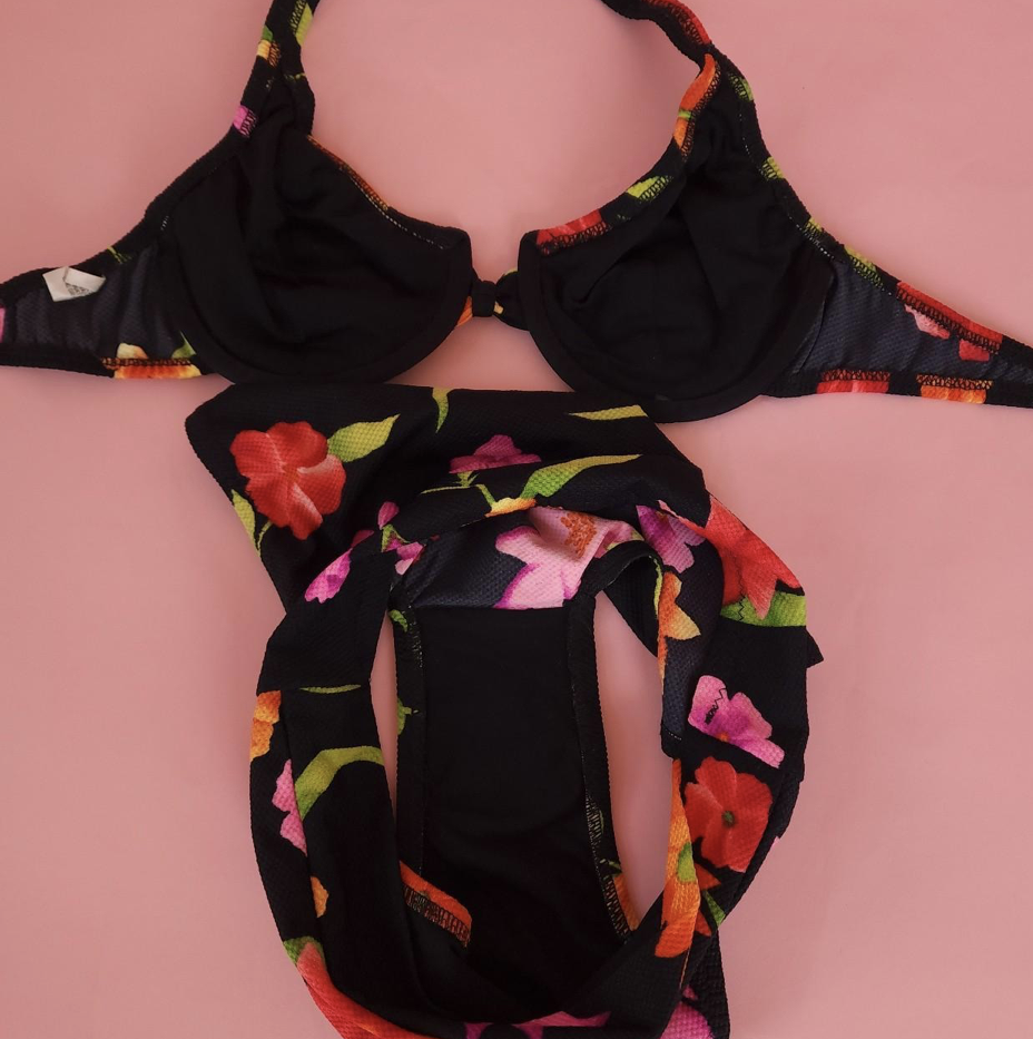 Black Blossom 90s Bikini Set